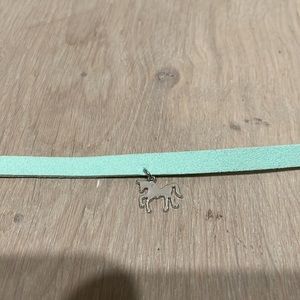 Unicorn chocker